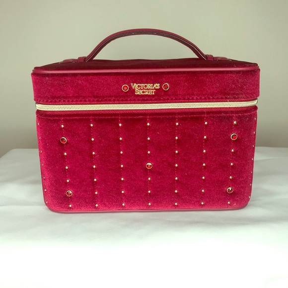 Victoria's Secret Handbags - 🎉PRICE DROP🎊Victoria’s Secret Velvet Vanity Case